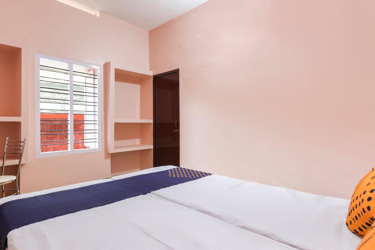 Spot On 68111 Jeena Motels Kollam Exterior foto